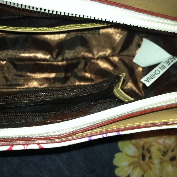 Purse - Picture 3 of 3