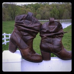 I wanna be a cowgirl baby...