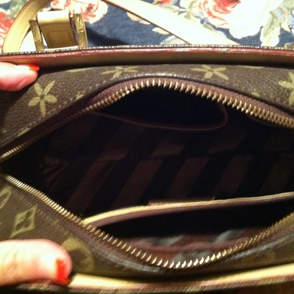 Purse - Picture 3 of 3