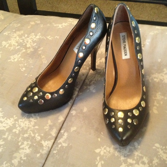 Steve Madden Studded Heels!!