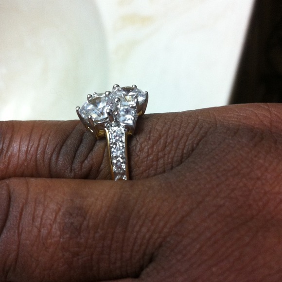 Costume ring - Picture 2 of 2