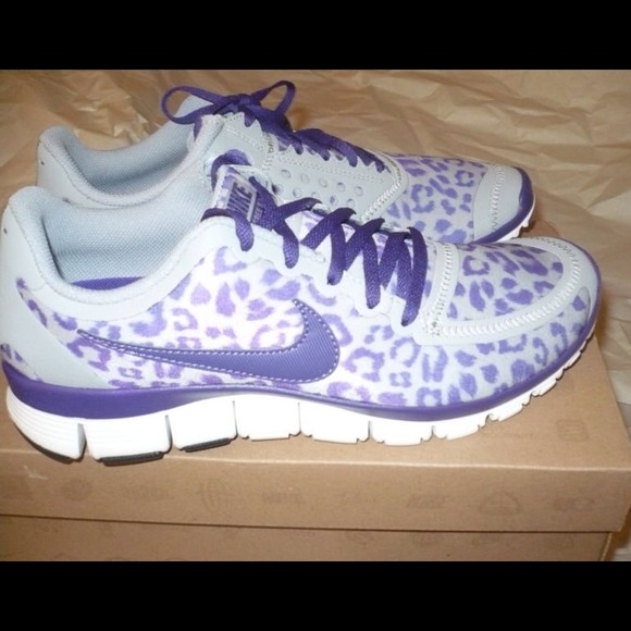 ✨RESERVED✨Nike Free Run Grey/Purple Leopard