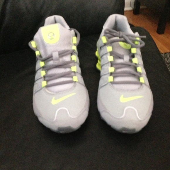 Nike women's shox size 7