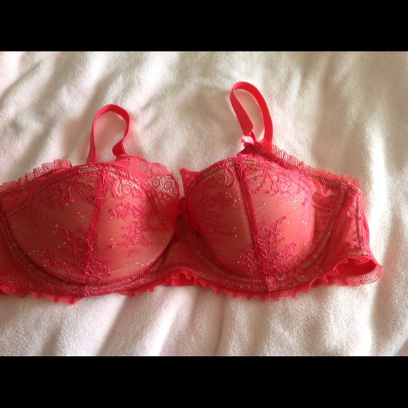 SOLD...40DD VS Bra