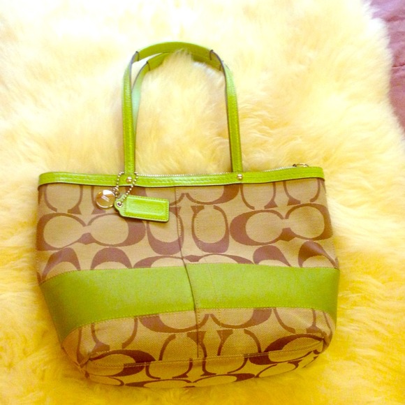 Coach Handbags - Coach bag (never used)