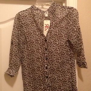 ||SOLD||Leopard Print 3/4 sleeve button up