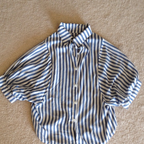 Stripped blue and white high cut shirt. - Picture 4 of 4