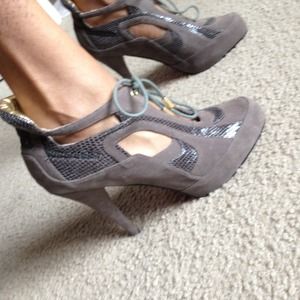 Reduced!!! Grey gym shoe pumps