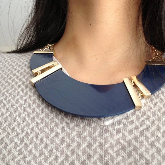 Blue and gold necklace - Picture 2 of 3