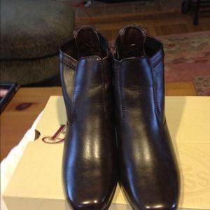 Bass brown leather boots. 8 1/2