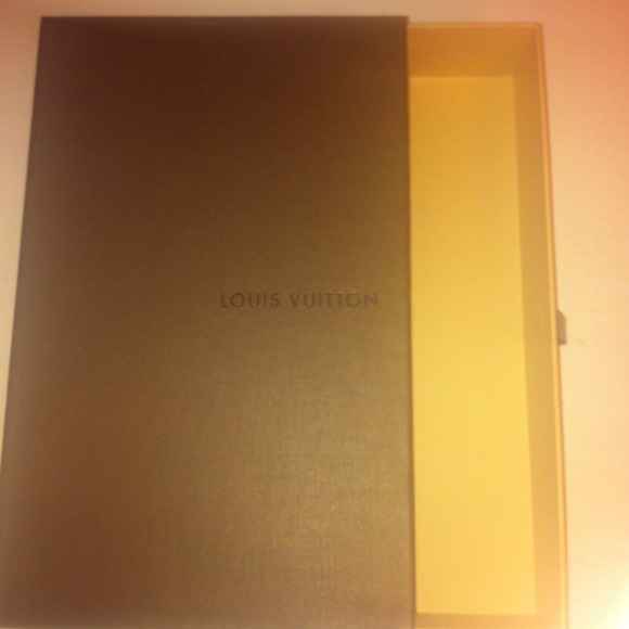 Louis Vuitton box