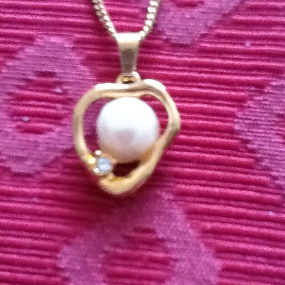 Pretty pearl necklace REDUCED!