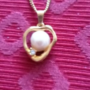 Pretty pearl necklace REDUCED!
