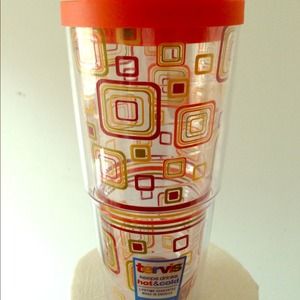 🚫Sold🚫Tervis to go mug. Never used!!