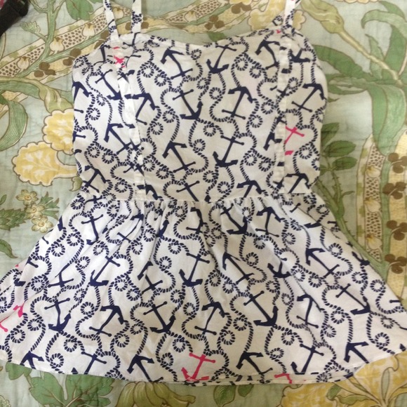 EUC Lilly Gardenia top