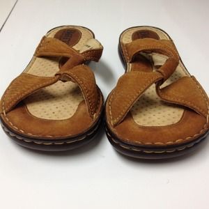 Born sandals