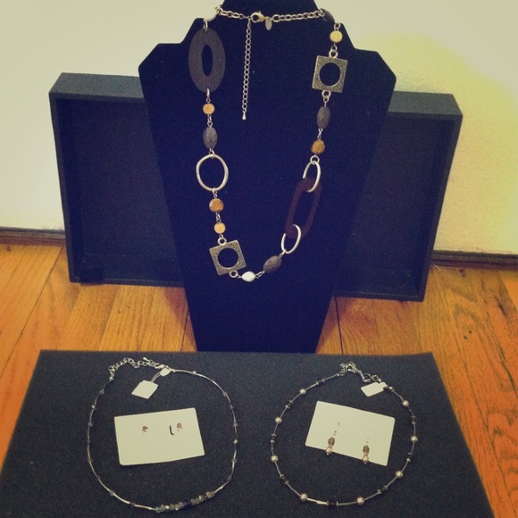Necklace package - Picture 1 of 4