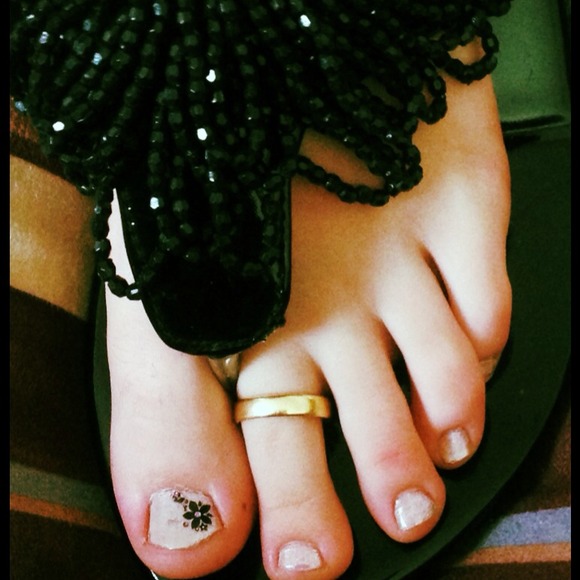 14k Gold toe ring