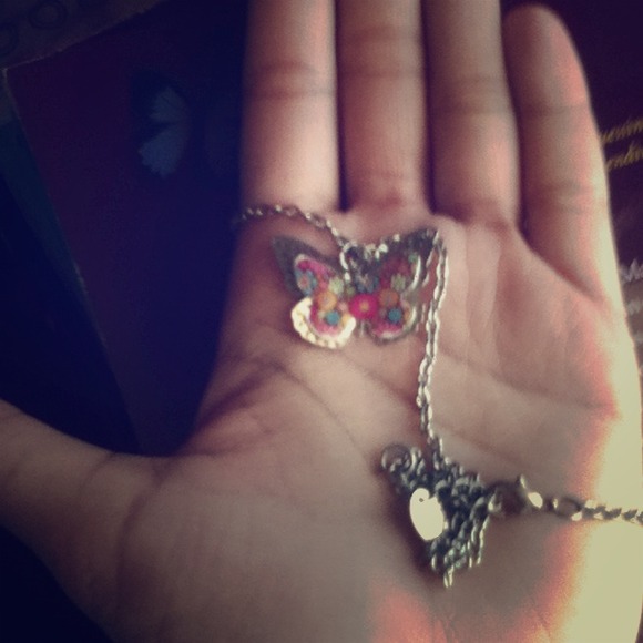 Simple cute necklace.