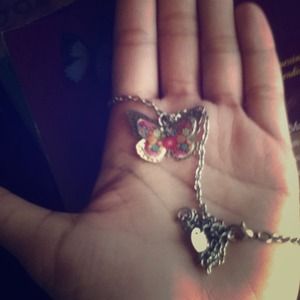 Simple cute necklace.