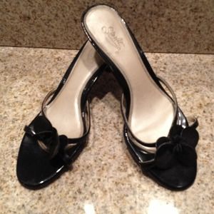 Items featured & 1 dress & navy heels