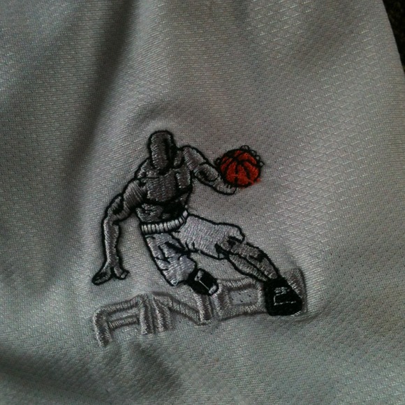 Boys 10/12 play shorts. - Picture 2 of 2