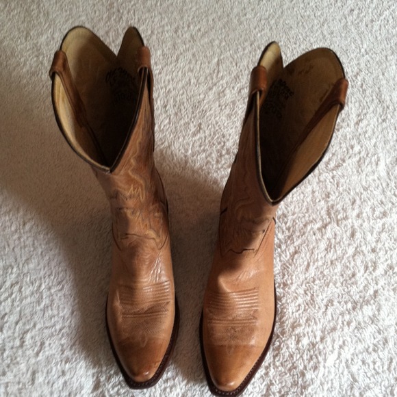 **HOLD **  Old West Cowboy Boots