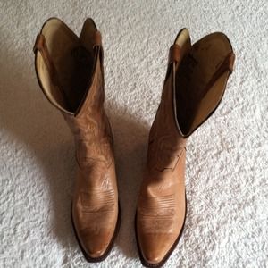 **HOLD **  Old West Cowboy Boots