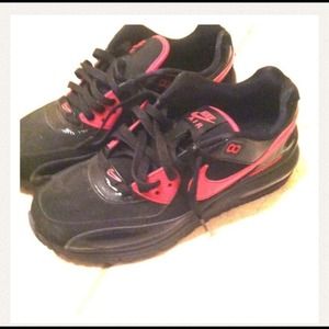 RESERVED FOR @MELANISMITH Pinks and black nikes