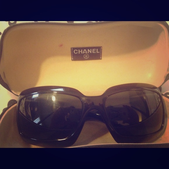 100% Authentic Chanel Pearl 5076-H sunglasses