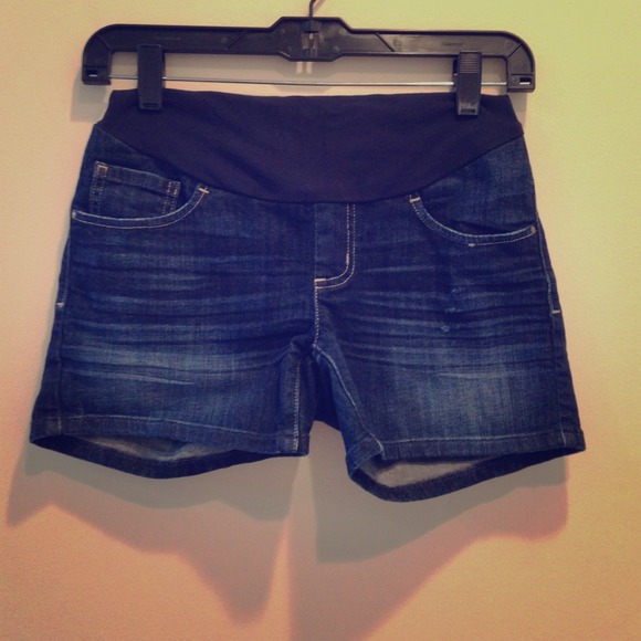 Maternity Shorts & tee