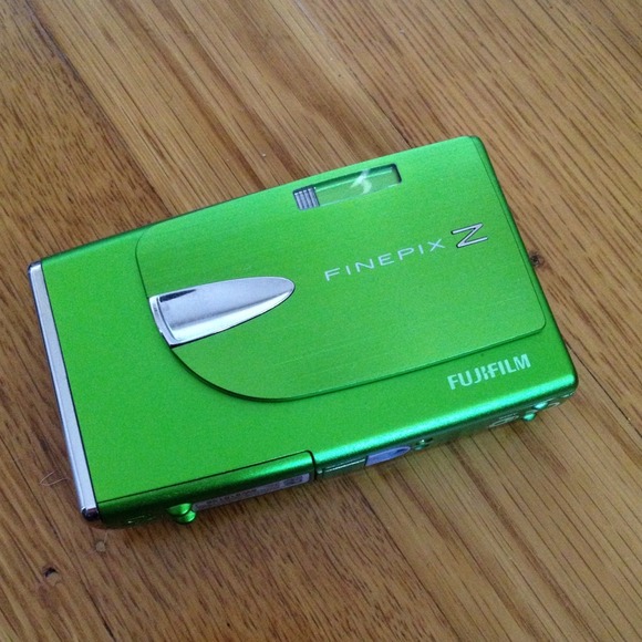 *SOLD in bundle* Digital Fujifilm Finepix Z20FD - Picture 2 of 4