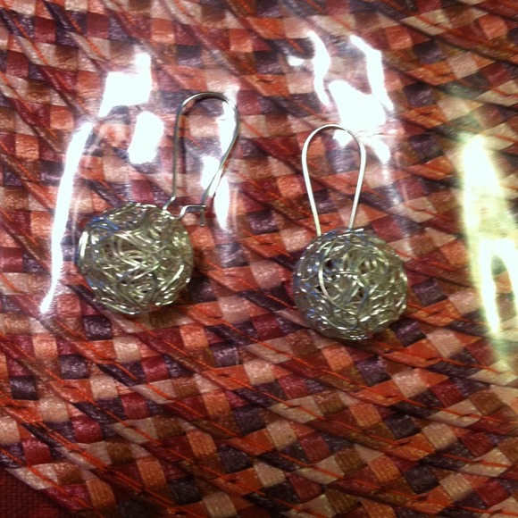 SOLD AS BUNSLE~~~Earrings