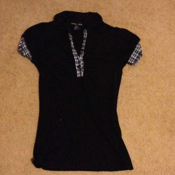 Size small black shirt!