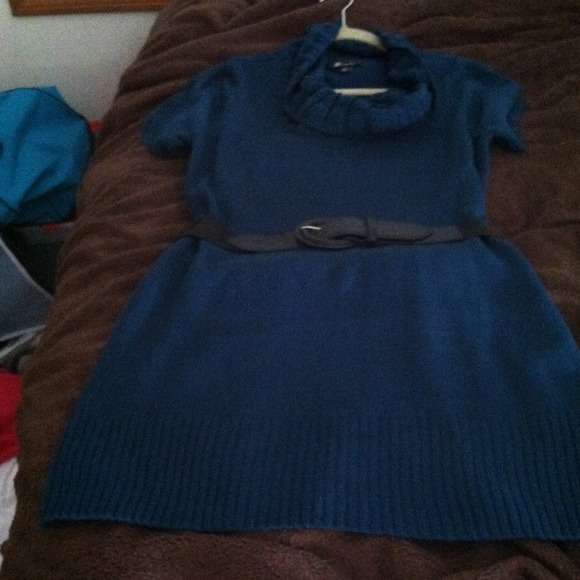 Long blue sweater with belt