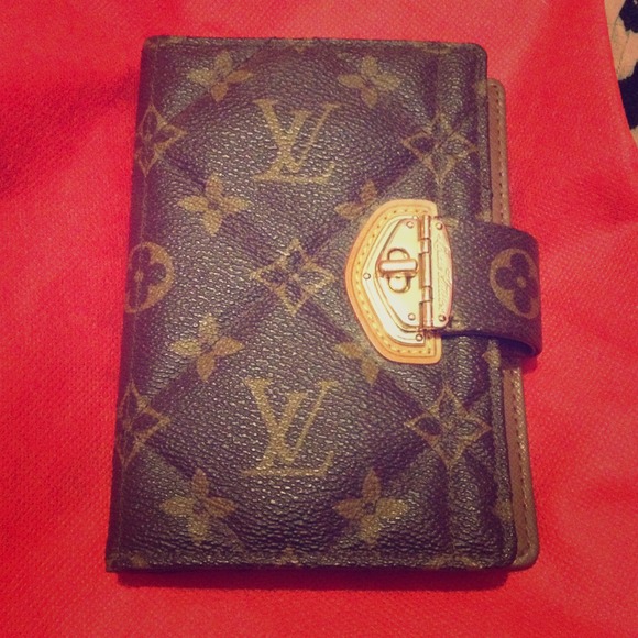💕RARE💕 Louis Vuitton Agenda!