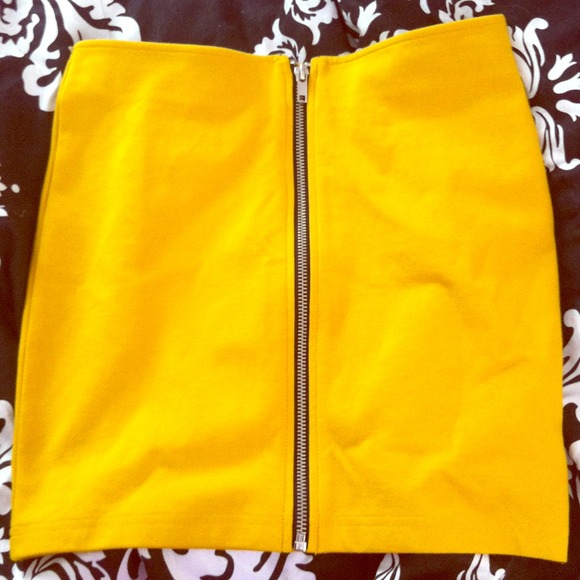 Mustard Zipper Mini
