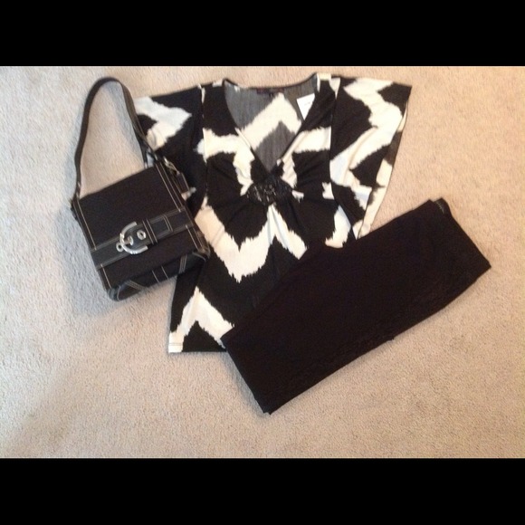 Reduced Pretty black and white top