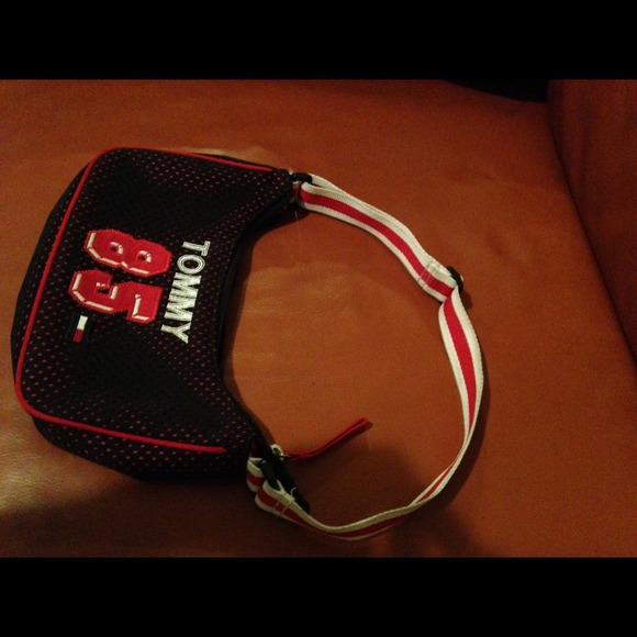 🌟REDUCED Tommy Hilfiger purse - Picture 1 of 1