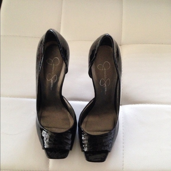 REDUCED-Jessica Simpson Black Patent D'Orsay Pumps - Picture 2 of 3