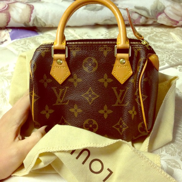Authentic mini speedy louis vuittion :)