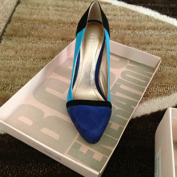 BCBG pumps. Never worn! Cute and classy. - Picture 3 of 4