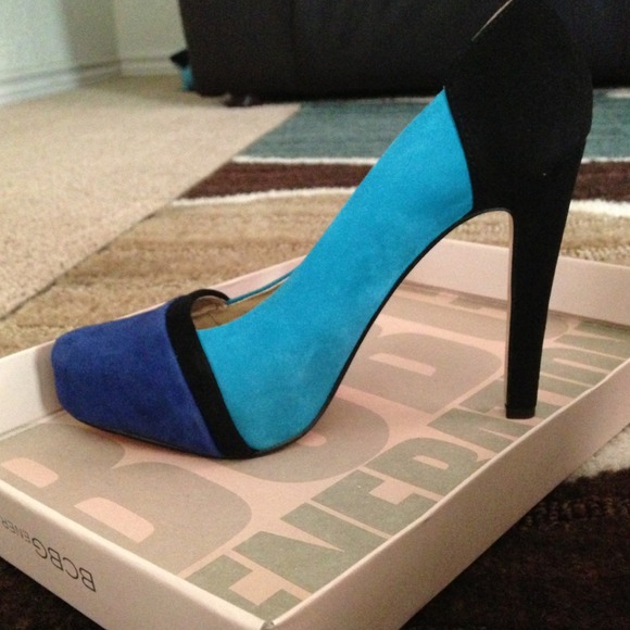 BCBG pumps. Never worn! Cute and classy. - Picture 4 of 4