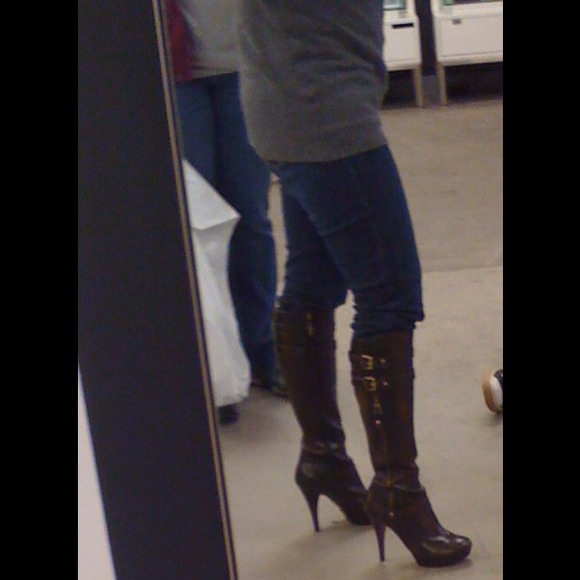 Guess 7.5 women's brown knee length boots