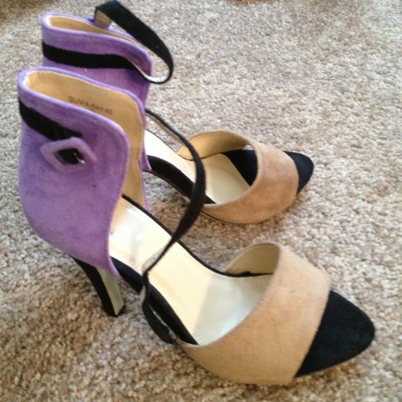 Amazing two tone heels!