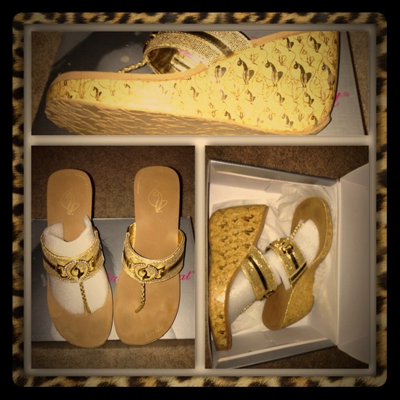 💕 SOLD🚫🚫🚫🚫Phat Gold Wedges 💕