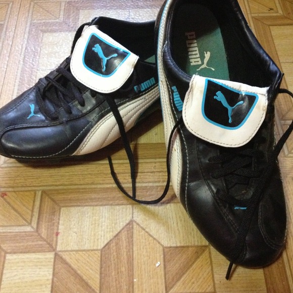 Puma Cleats. Women Size