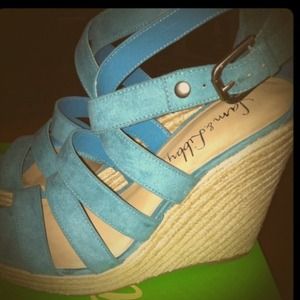 Gorgeous strappy wedges!