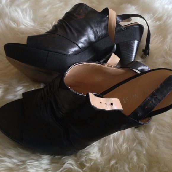 ❗SOLD❗Nine West Wedges/Heels - Picture 2 of 4