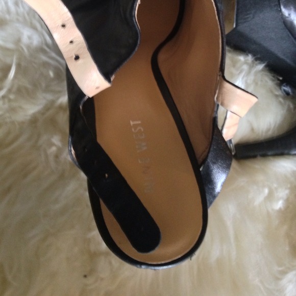 ❗SOLD❗Nine West Wedges/Heels - Picture 4 of 4